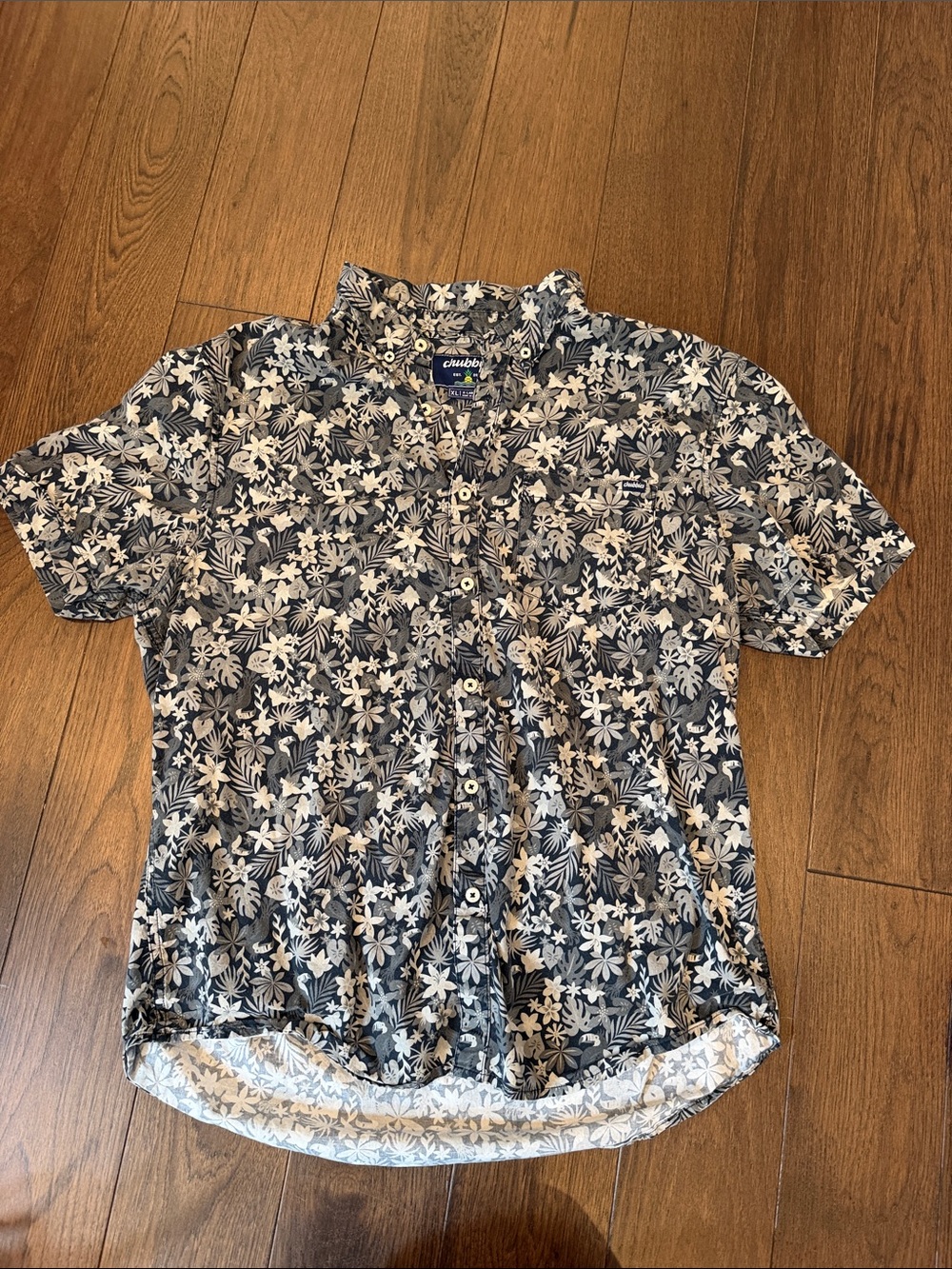 chubbies Navy Floral Short-Sleeve Button-Down Shirt Size XL - C27-175